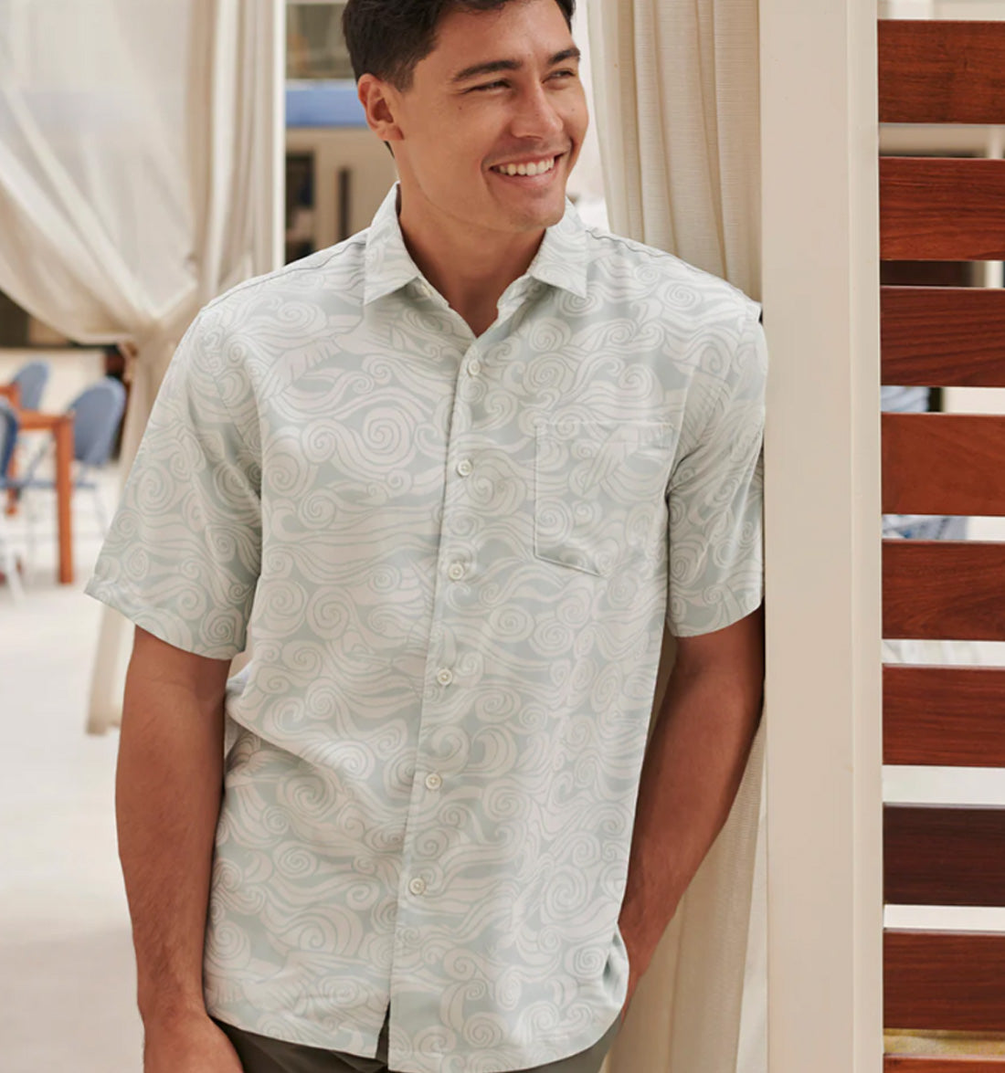 Makani Nui Jacquard Hawaiian Shirt by Kahala